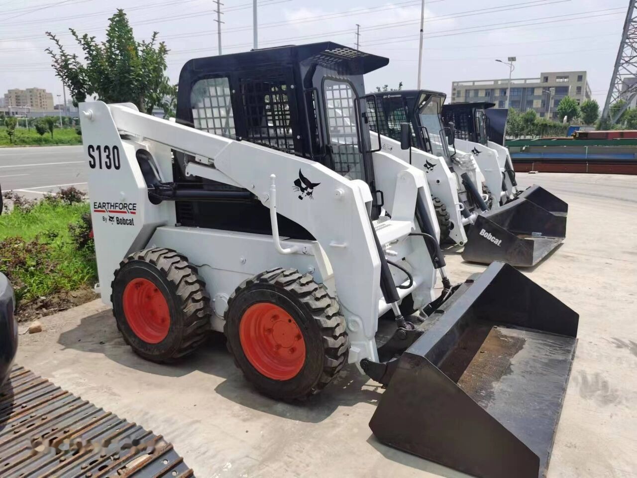 Bobcat S130 - Mini chargeuse: photos 4 Bobcat S130 - Mini chargeuse: photos 4