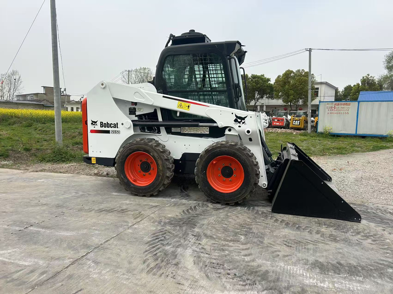 Bobcat S550 - Mini chargeuse: photos 1 Bobcat S550 - Mini chargeuse: photos 1