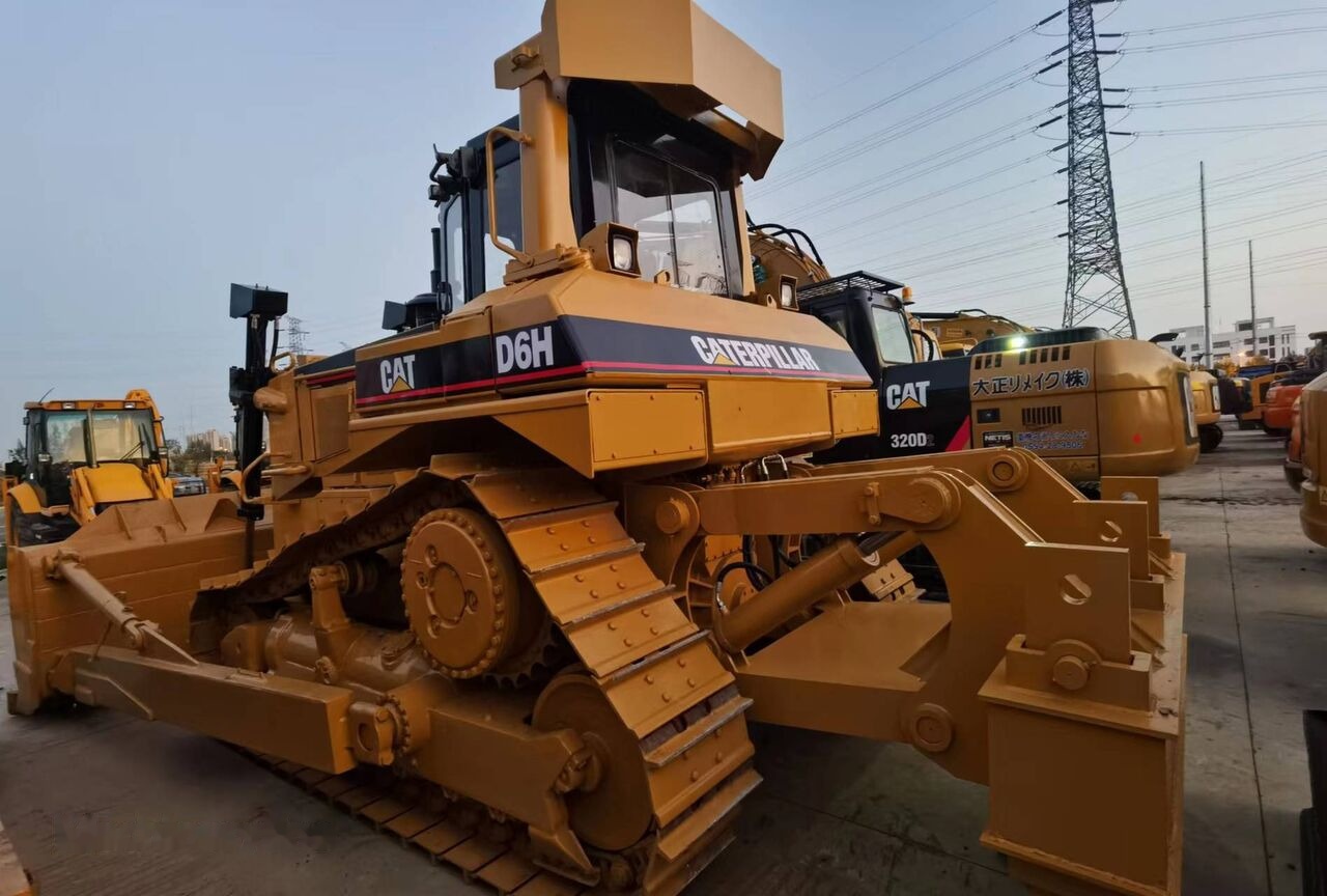 CAT D6H - Bulldozer: photos 3 CAT D6H - Bulldozer: photos 3
