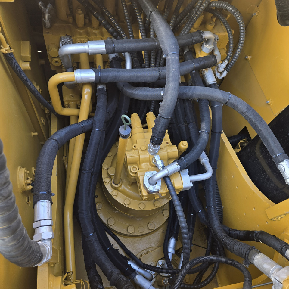Pelle CATERPILLAR 320D: photos 15