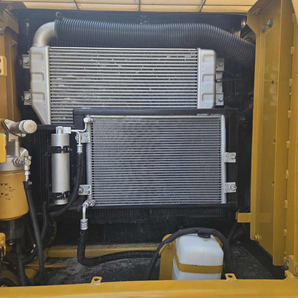 Pelle CATERPILLAR 320D: photos 11