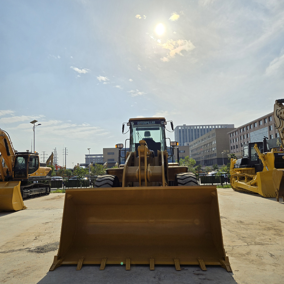 CATERPILLAR 966H - Chargeuse sur pneus: photos 3 CATERPILLAR 966H - Chargeuse sur pneus: photos 3