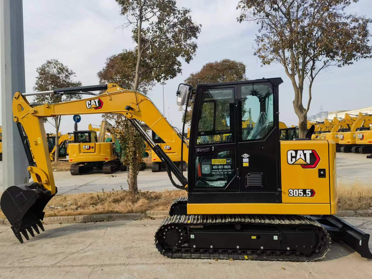 Caterpillar 305.5 - Pelle sur chenille: photos 1 Caterpillar 305.5 - Pelle sur chenille: photos 1