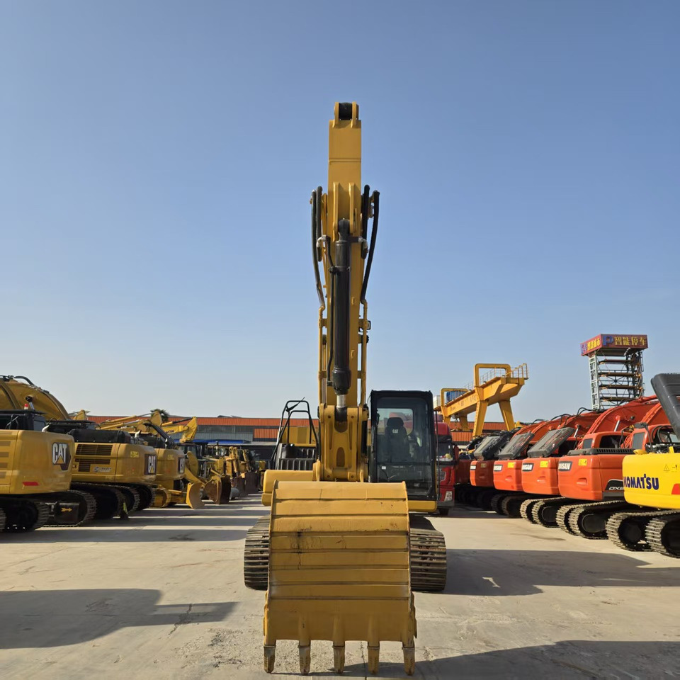 Caterpillar 323GC - Pelle sur chenille: photos 2 Caterpillar 323GC - Pelle sur chenille: photos 2