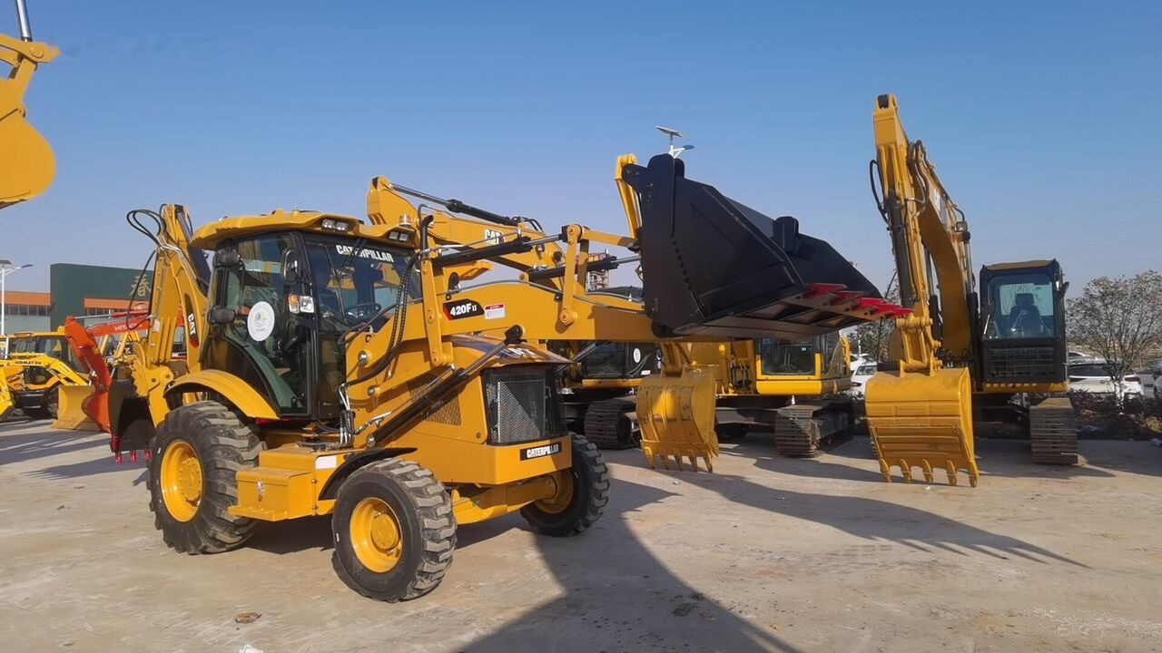 Caterpillar 420F2 - Tractopelle: photos 1 Caterpillar 420F2 - Tractopelle: photos 1