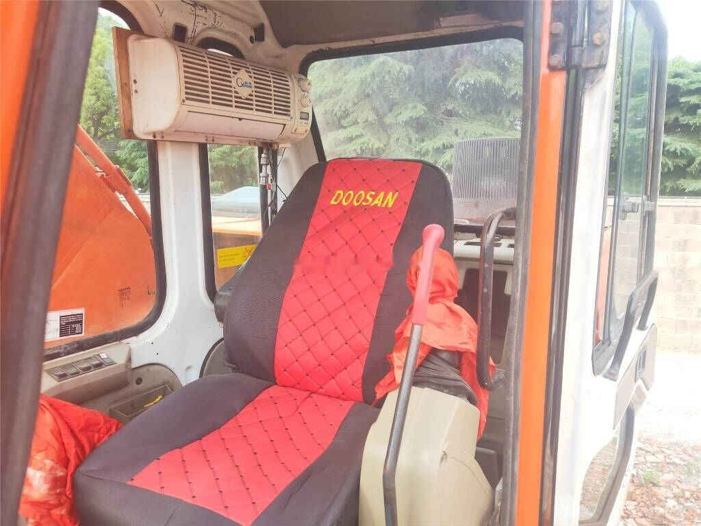 Doosan DH 150 W-7 - Pelle sur pneus: photos 5 Doosan DH 150 W-7 - Pelle sur pneus: photos 5