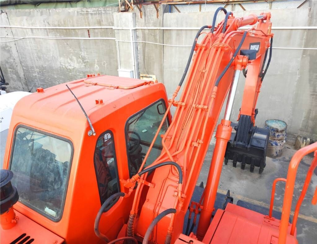 Doosan DH 150 W-7 - Pelle sur pneus: photos 4 Doosan DH 150 W-7 - Pelle sur pneus: photos 4
