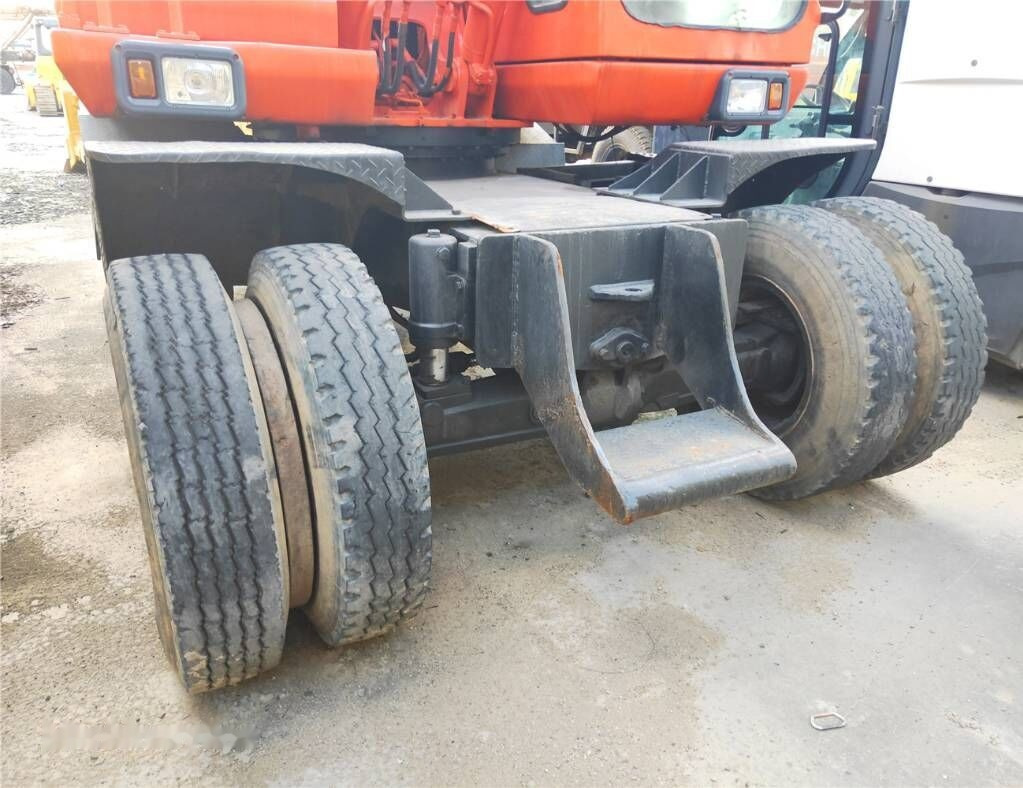 Doosan DH 150 W-7 - Pelle sur pneus: photos 3 Doosan DH 150 W-7 - Pelle sur pneus: photos 3