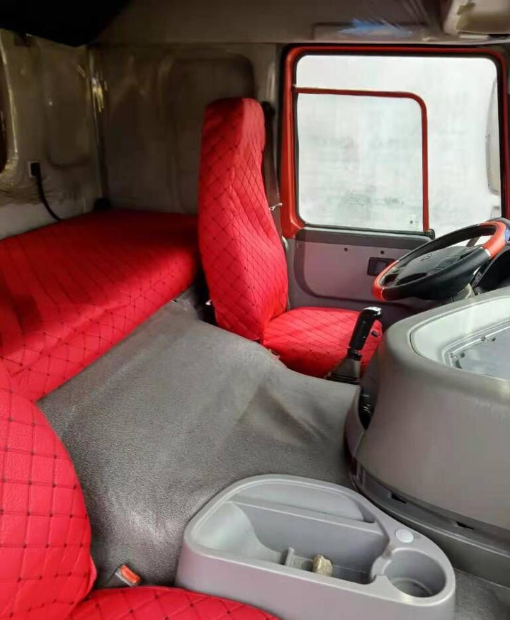 Howo 8X4 Box Truck Box Van - Camion porte-conteneur/ Caisse mobile: photos 5 Howo 8X4 Box Truck Box Van - Camion porte-conteneur/ Caisse mobile: photos 5