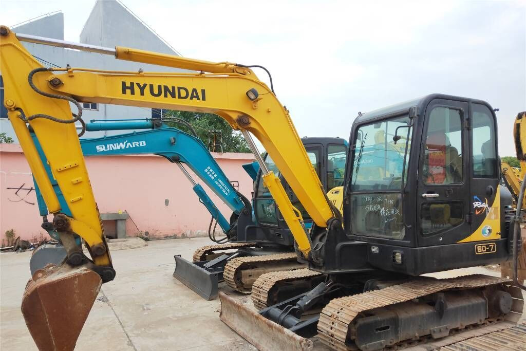 Hyundai R60-7 - Mini pelle: photos 2 Hyundai R60-7 - Mini pelle: photos 2