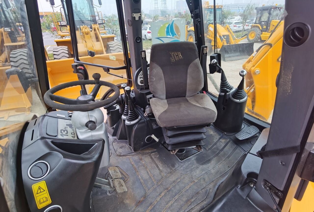 JCB 4CX - Tractopelle: photos 5 JCB 4CX - Tractopelle: photos 5