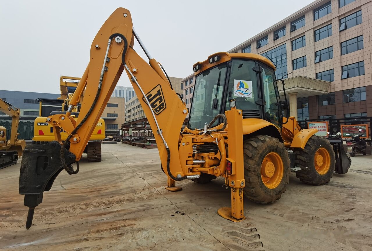 JCB 4CX - Tractopelle: photos 2 JCB 4CX - Tractopelle: photos 2