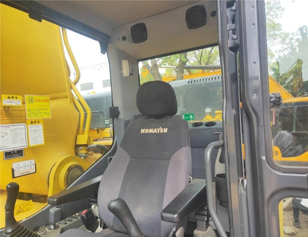 Komatsu PC490LC-10 - Pelle sur chenille: photos 4 Komatsu PC490LC-10 - Pelle sur chenille: photos 4