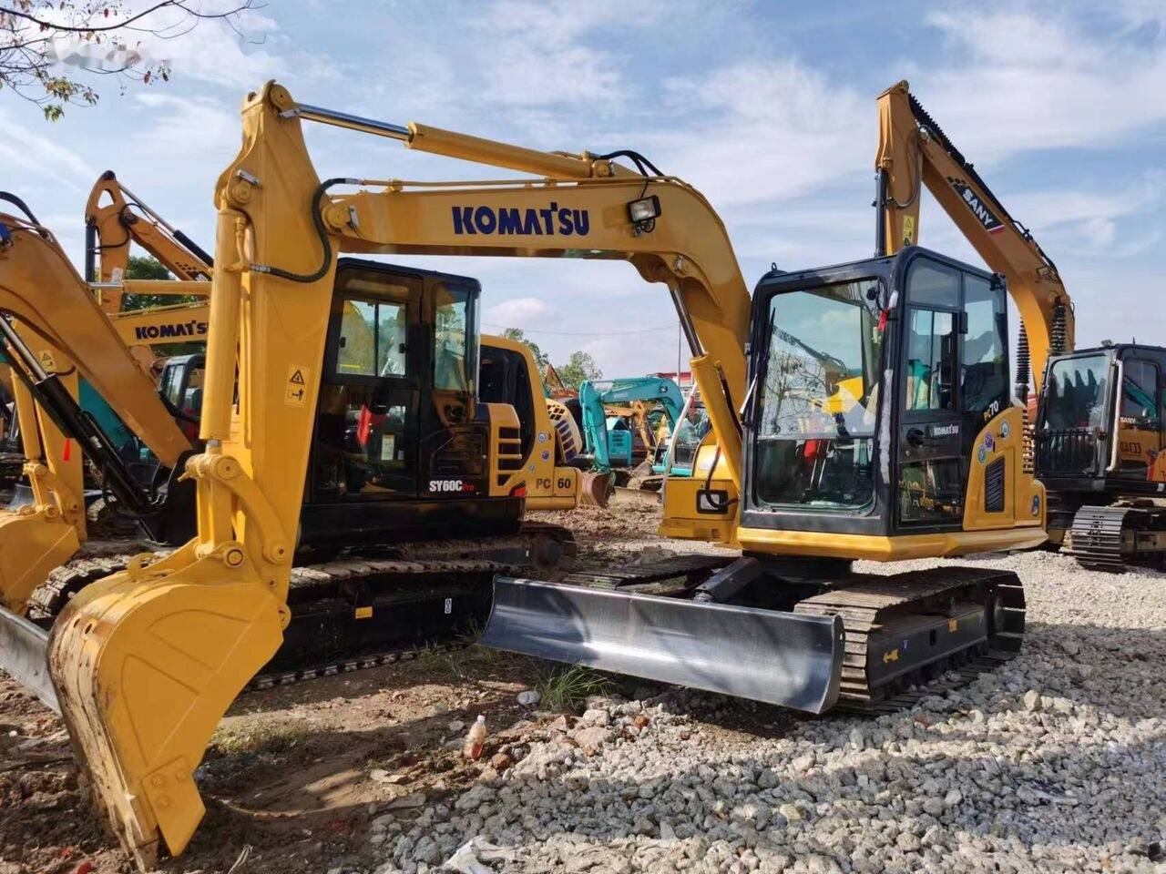 Komatsu PC70-8 - Pelle sur chenille: photos 1 Komatsu PC70-8 - Pelle sur chenille: photos 1