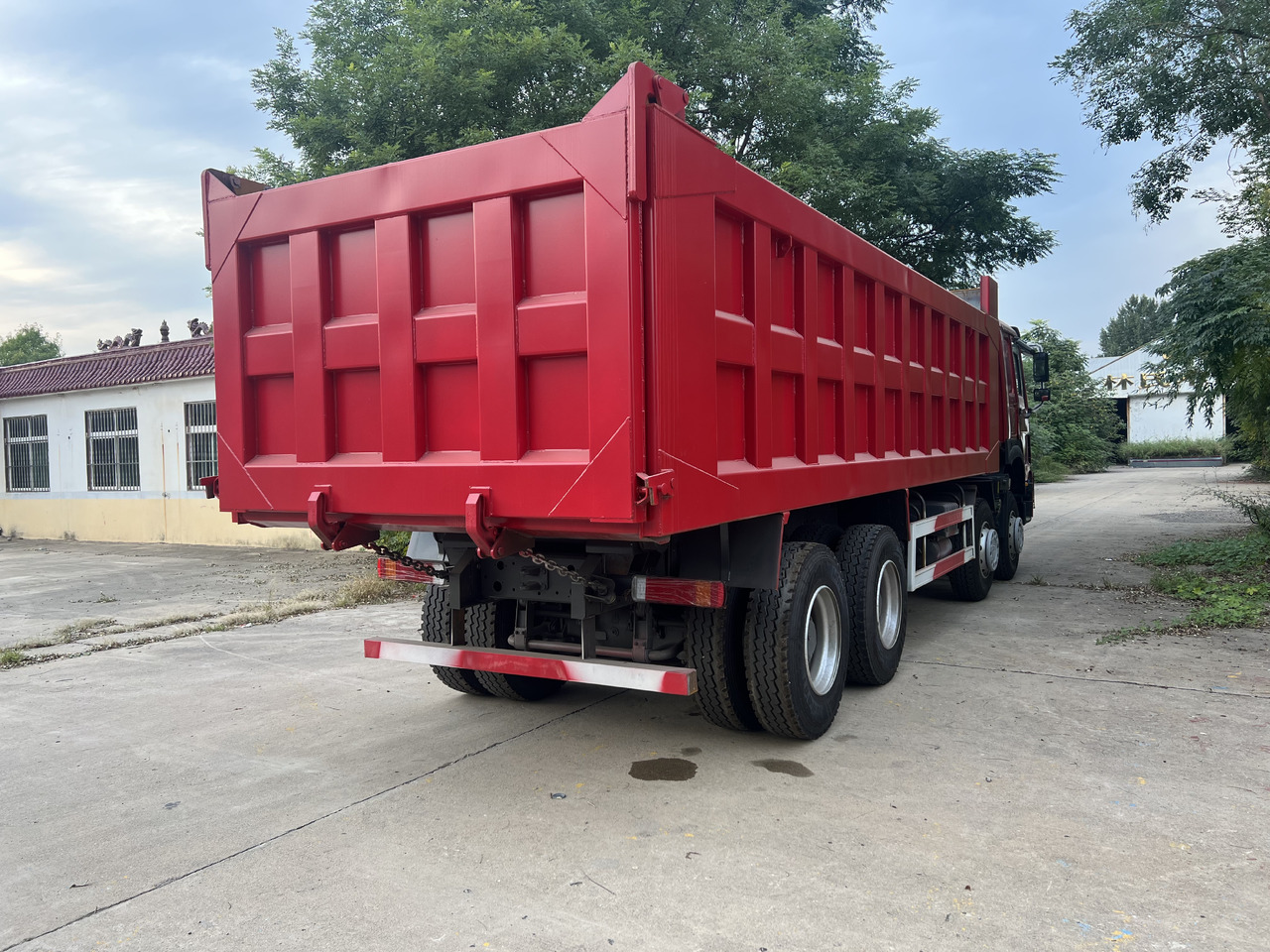 SINOTRUK HOWO 8*4 - Camion benne: photos 5 SINOTRUK HOWO 8*4 - Camion benne: photos 5