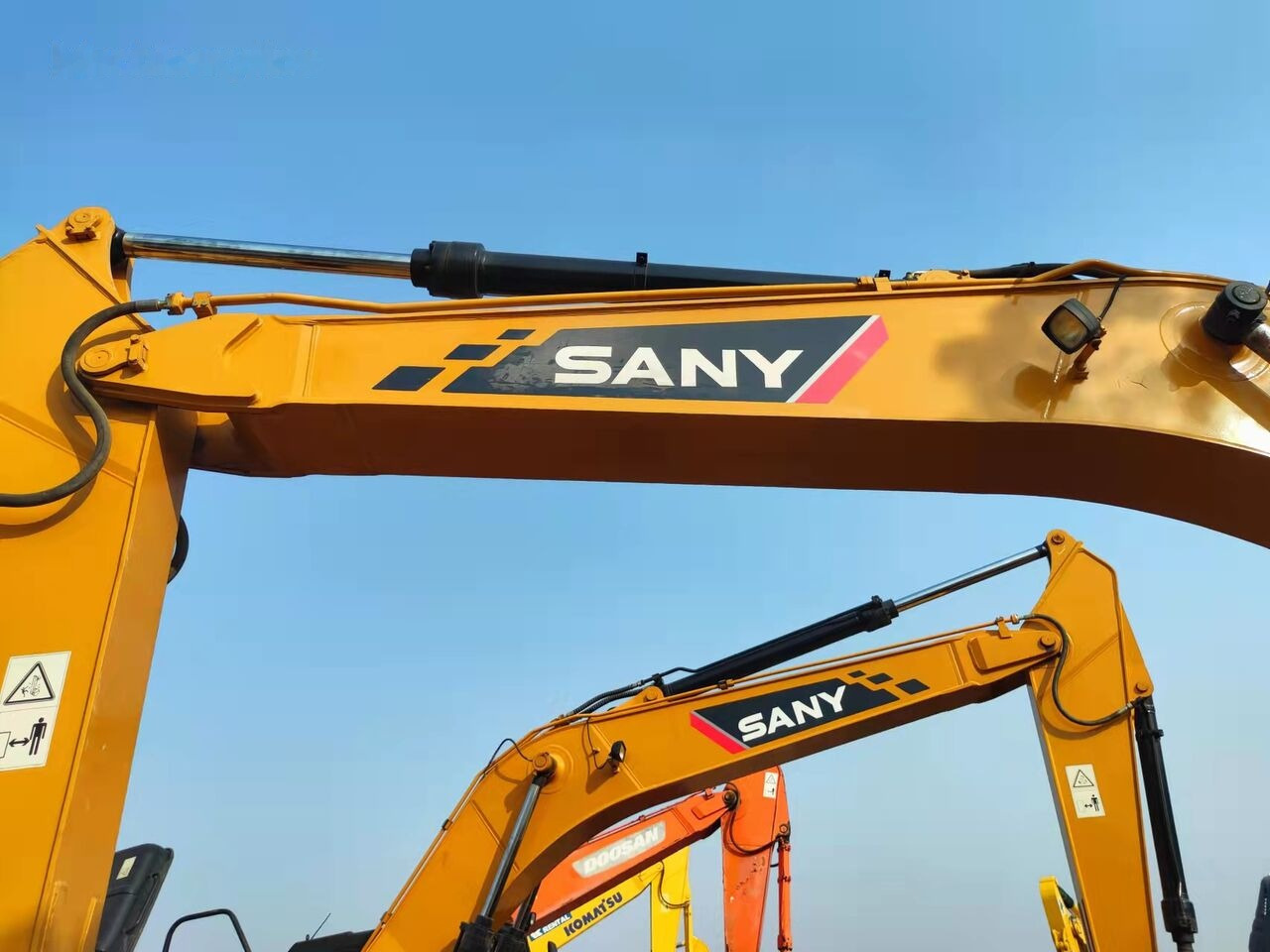 Sany SY215C - Pelle sur chenille: photos 2 Sany SY215C - Pelle sur chenille: photos 2