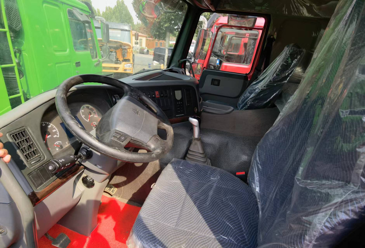 Camion benne Sinotruk HOWO 371 6*4 Dump truck: photos 7