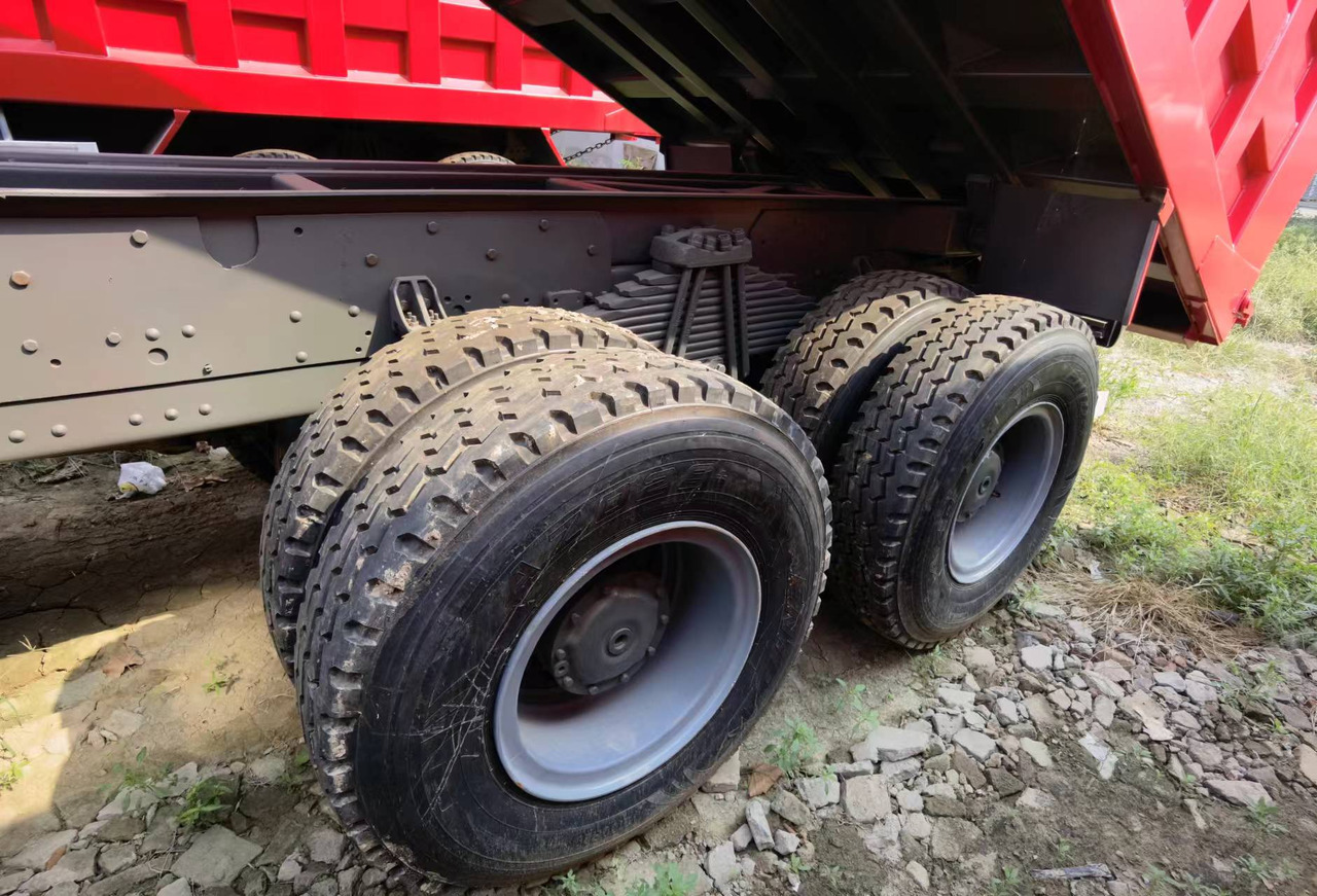 Camion benne Sinotruk HOWO 371 6*4 Dump truck: photos 6