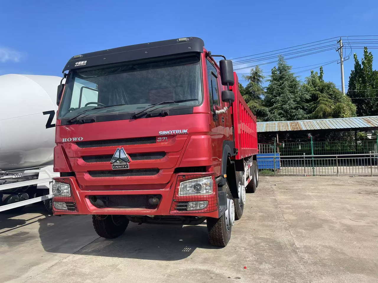 Sinotruk HOWO 371 8*4 Dump truck - Camion benne: photos 4 Sinotruk HOWO 371 8*4 Dump truck - Camion benne: photos 4