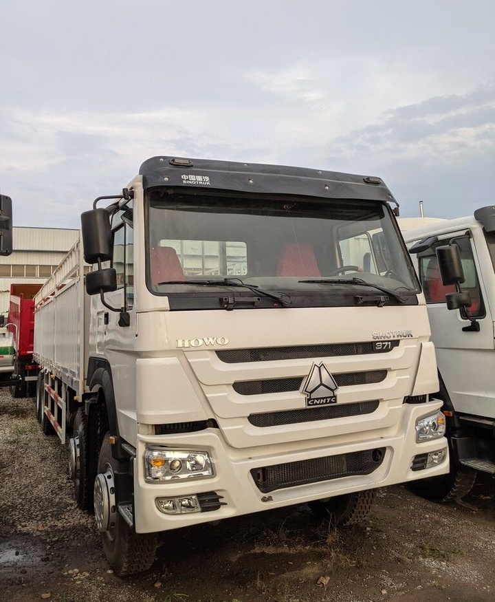Sinotruk HOWO 8*4 Fence Truck - Camion plateau: photos 3 Sinotruk HOWO 8*4 Fence Truck - Camion plateau: photos 3