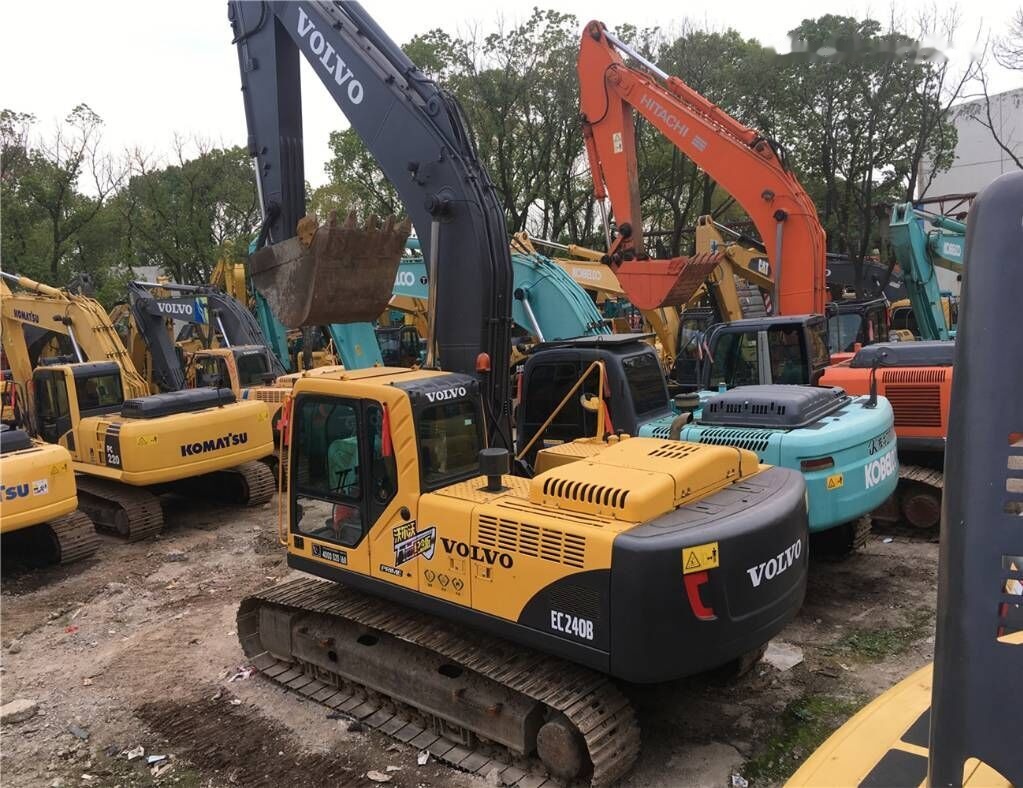 Volvo EC 240 B LC - Pelle sur chenille: photos 1 Volvo EC 240 B LC - Pelle sur chenille: photos 1