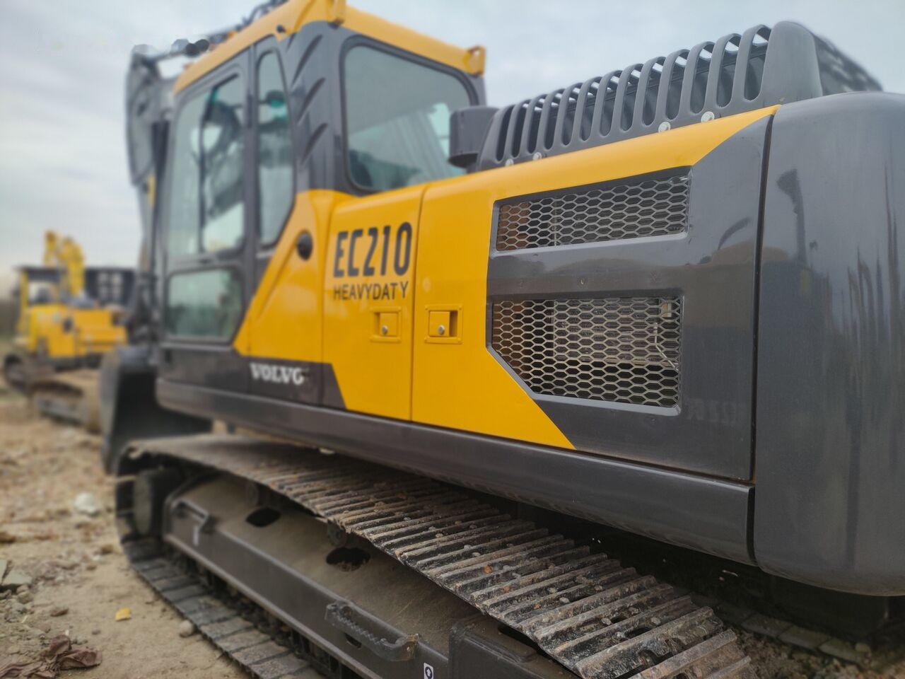 Volvo EC210B - Pelle sur chenille: photos 4 Volvo EC210B - Pelle sur chenille: photos 4