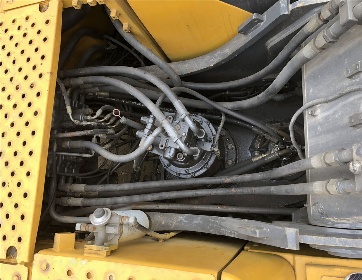 Pelle sur chenille Volvo EC210C: photos 6