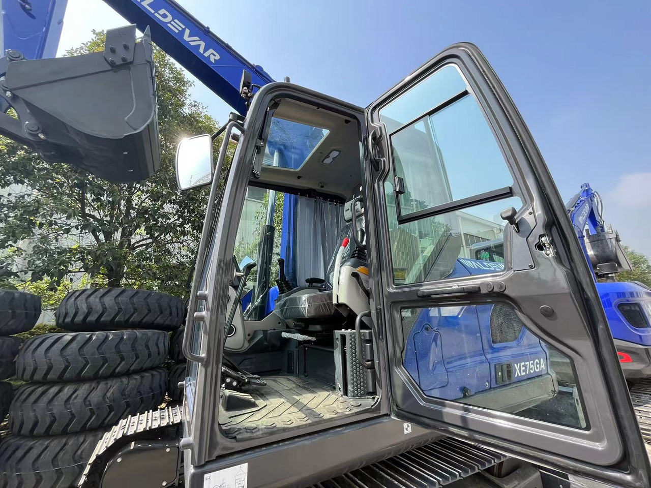 XCMG XE75GA - Pelle sur chenille: photos 5 XCMG XE75GA - Pelle sur chenille: photos 5