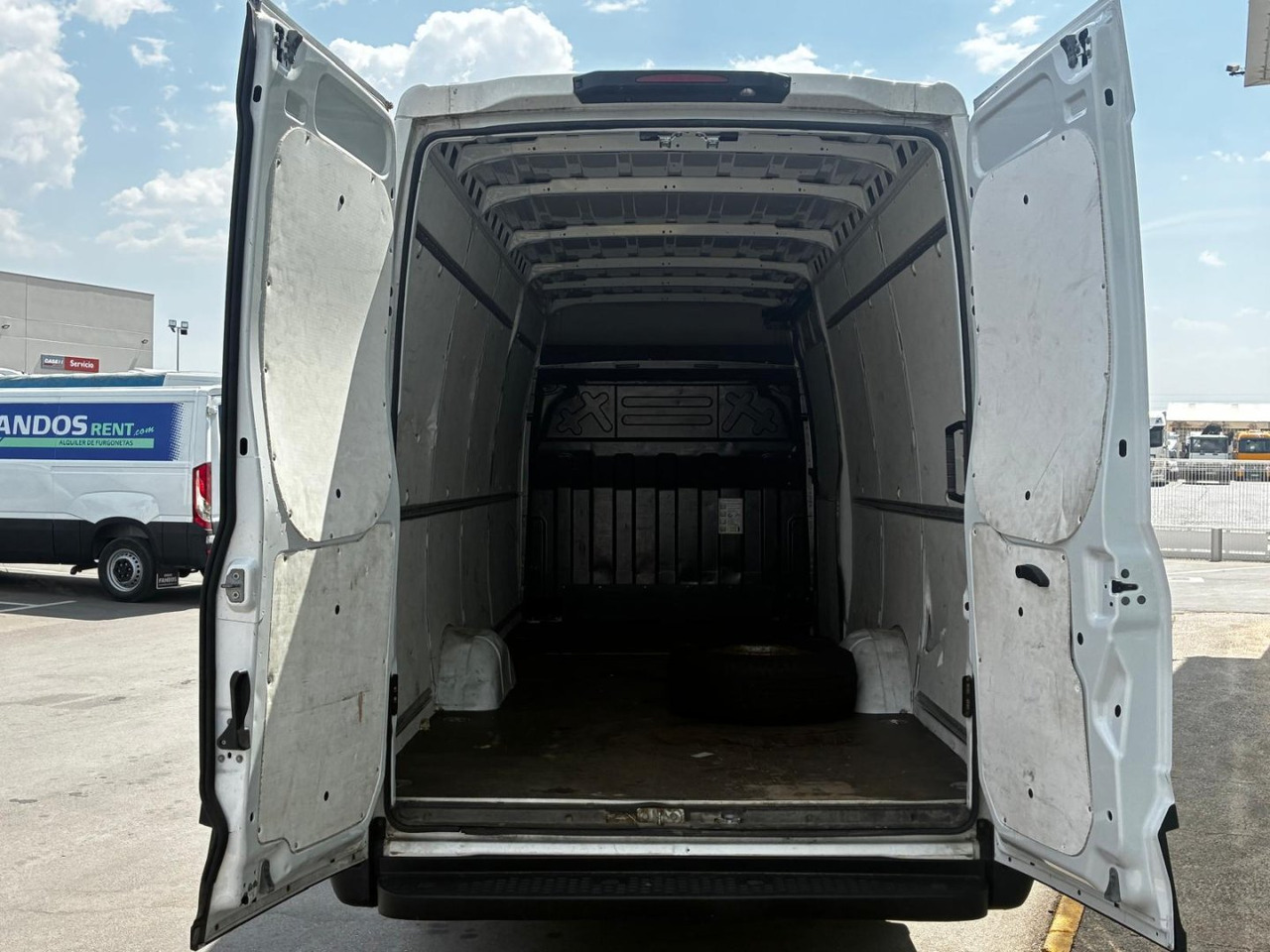 Furgón IVECO 35S14 V 16m3 - Fourgon utilitaire: photos 5 Furgón IVECO 35S14 V 16m3 - Fourgon utilitaire: photos 5