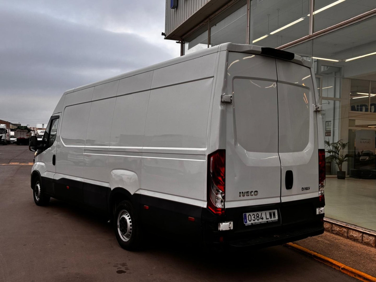 Furgón IVECO 35S14 V 16m3 - Fourgon utilitaire: photos 4 Furgón IVECO 35S14 V 16m3 - Fourgon utilitaire: photos 4