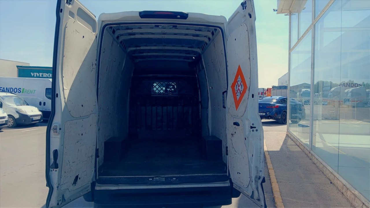 Furgón IVECO 35S16 V 12m3 - Fourgon utilitaire: photos 5 Furgón IVECO 35S16 V 12m3 - Fourgon utilitaire: photos 5