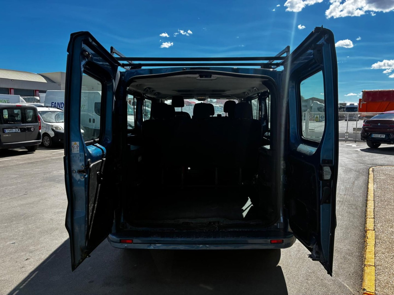 Furgón Opel Vivaro 9 Plazas - Fourgon utilitaire: photos 5 Furgón Opel Vivaro 9 Plazas - Fourgon utilitaire: photos 5