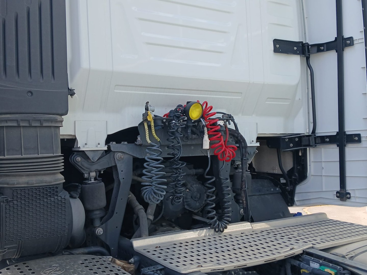Cabeza Tractora IVECO 480 AUTOMATICO CON INTARDER - Tracteur routier: photos 5 Cabeza Tractora IVECO 480 AUTOMATICO CON INTARDER - Tracteur routier: photos 5