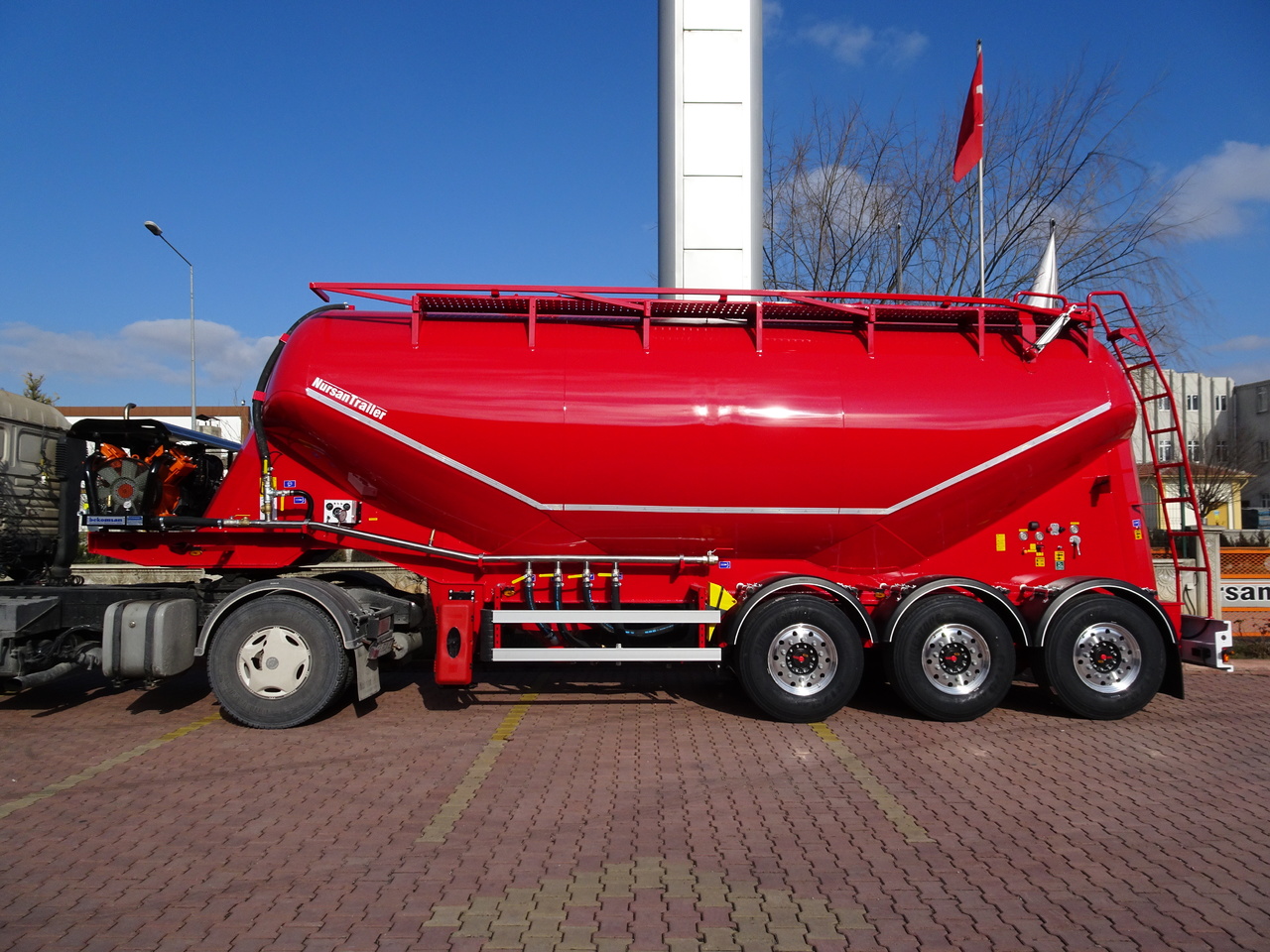 Citerne pulvérulente pour transport de silo neuf NURSAN Aluminium W Type Silo: photos 9