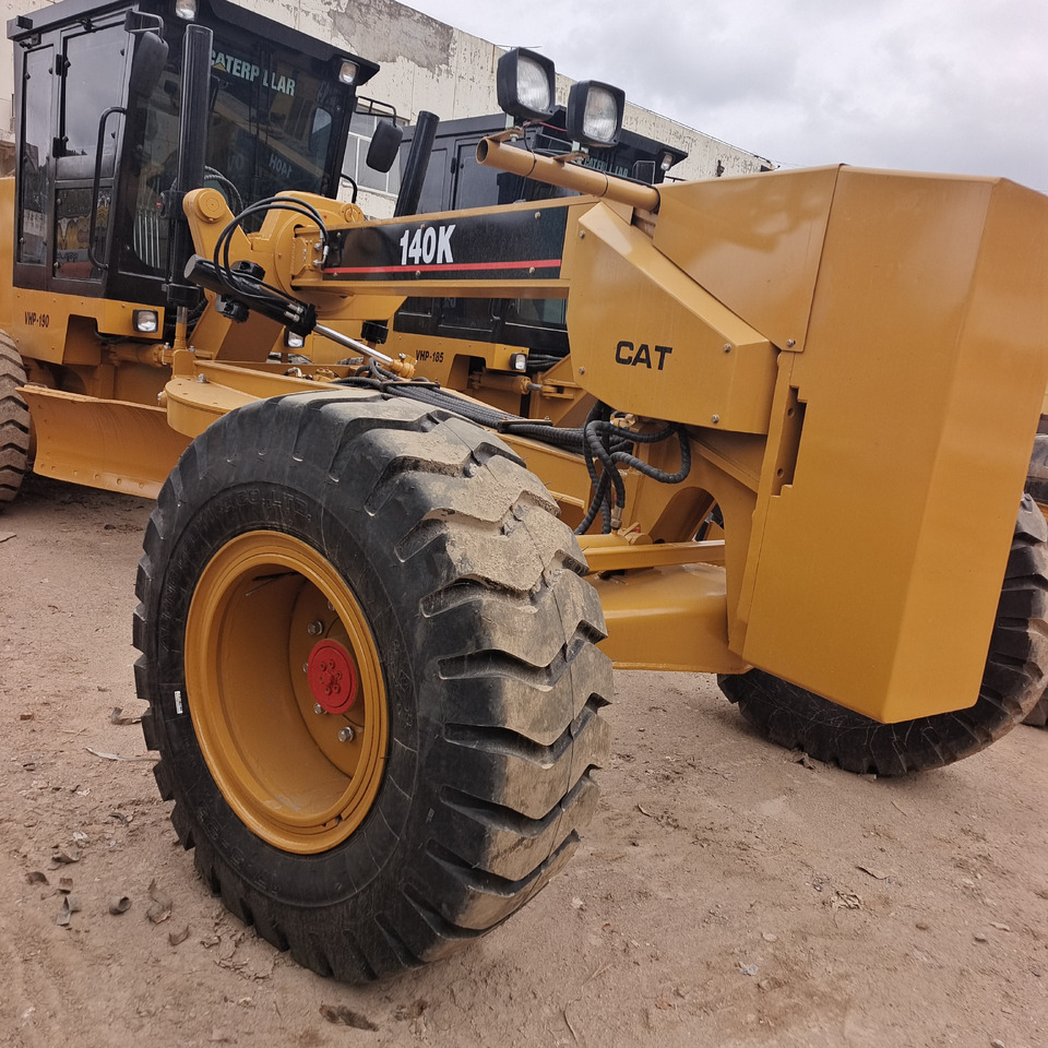 CAT 140K 140H 140G - Niveleuse: photos 2 CAT 140K 140H 140G - Niveleuse: photos 2