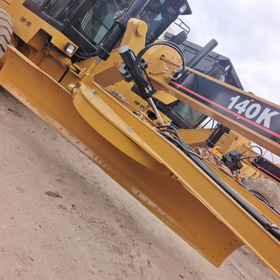 CAT 140K 140H 140G - Niveleuse: photos 3 CAT 140K 140H 140G - Niveleuse: photos 3