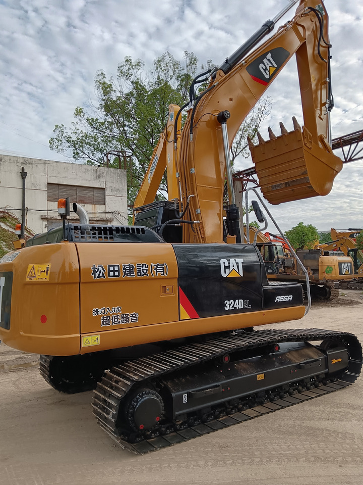 CAT 324 D L - Pelle sur chenille: photos 2 CAT 324 D L - Pelle sur chenille: photos 2