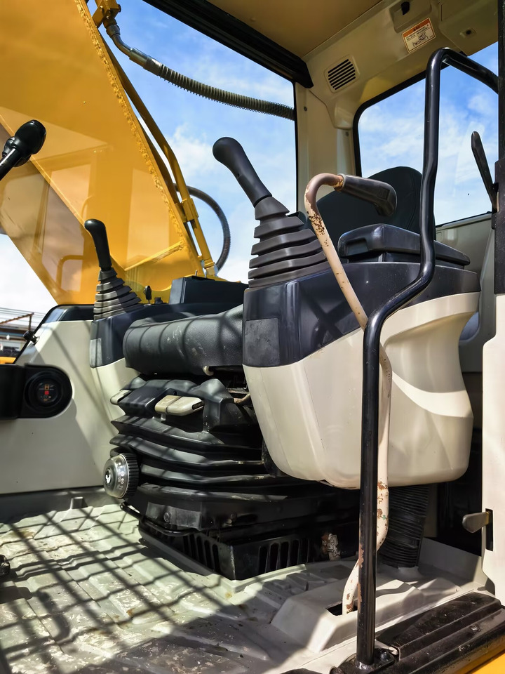 CAT 325C CATERPILLAR 325 C - Pelle sur chenille: photos 2 CAT 325C CATERPILLAR 325 C - Pelle sur chenille: photos 2
