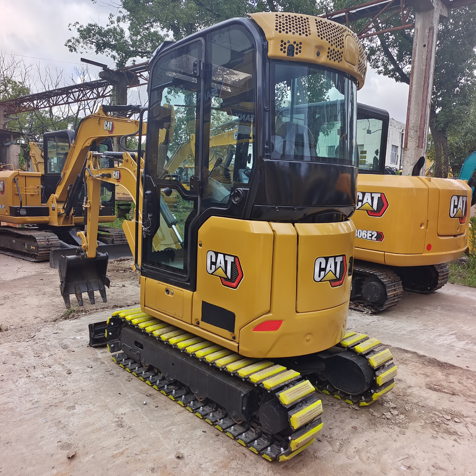 CATERPILLAR 302 CR CAT WITH RUBBER PAD - Mini pelle: photos 1 CATERPILLAR 302 CR CAT WITH RUBBER PAD - Mini pelle: photos 1