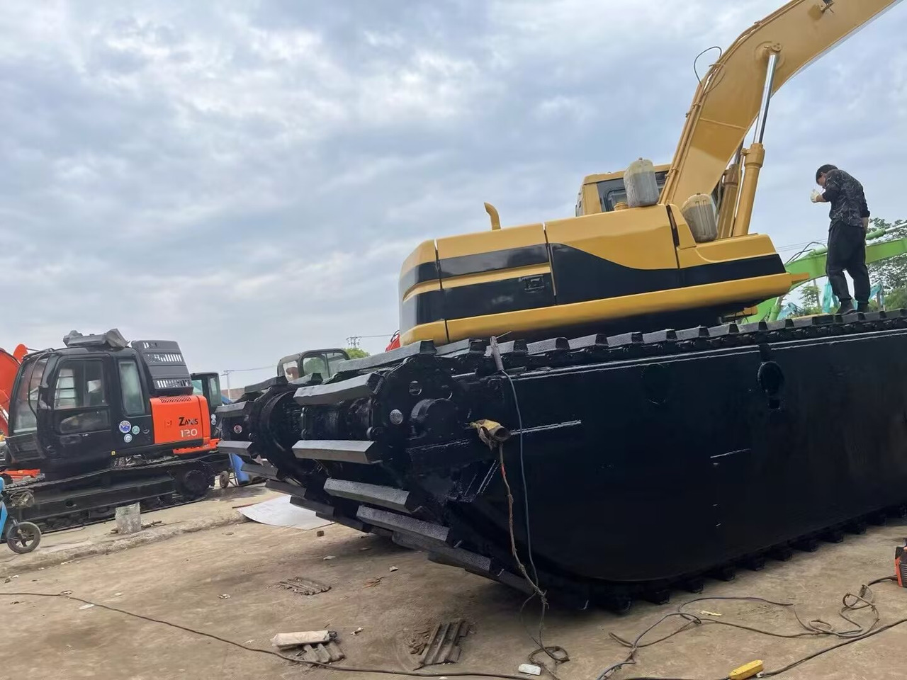 CATERPILLAR 320 CL 320BL 18 METER EXTENDED DREDGER CUSTOMIZABLE - Excavatrice amphibie: photos 2 CATERPILLAR 320 CL 320BL 18 METER EXTENDED DREDGER CUSTOMIZABLE - Excavatrice amphibie: photos 2