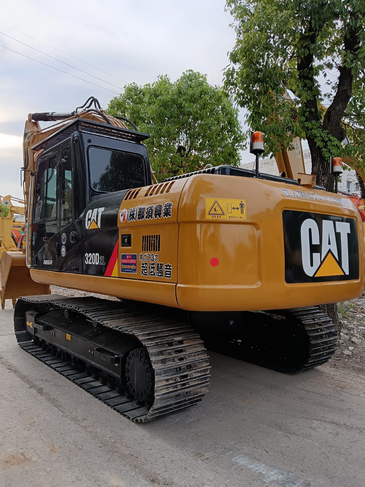 CATERPILLAR 320 D2 L CAT 320D2 L - Pelle sur chenille: photos 2 CATERPILLAR 320 D2 L CAT 320D2 L - Pelle sur chenille: photos 2