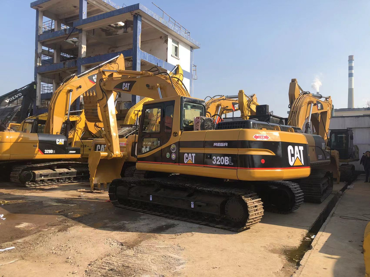 CATERPILLAR 320BL - Pelle sur chenille: photos 1 CATERPILLAR 320BL - Pelle sur chenille: photos 1