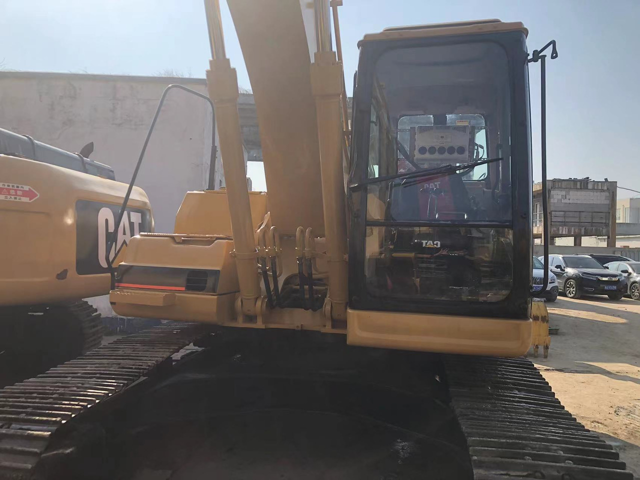 CATERPILLAR 320BL - Pelle sur chenille: photos 4 CATERPILLAR 320BL - Pelle sur chenille: photos 4