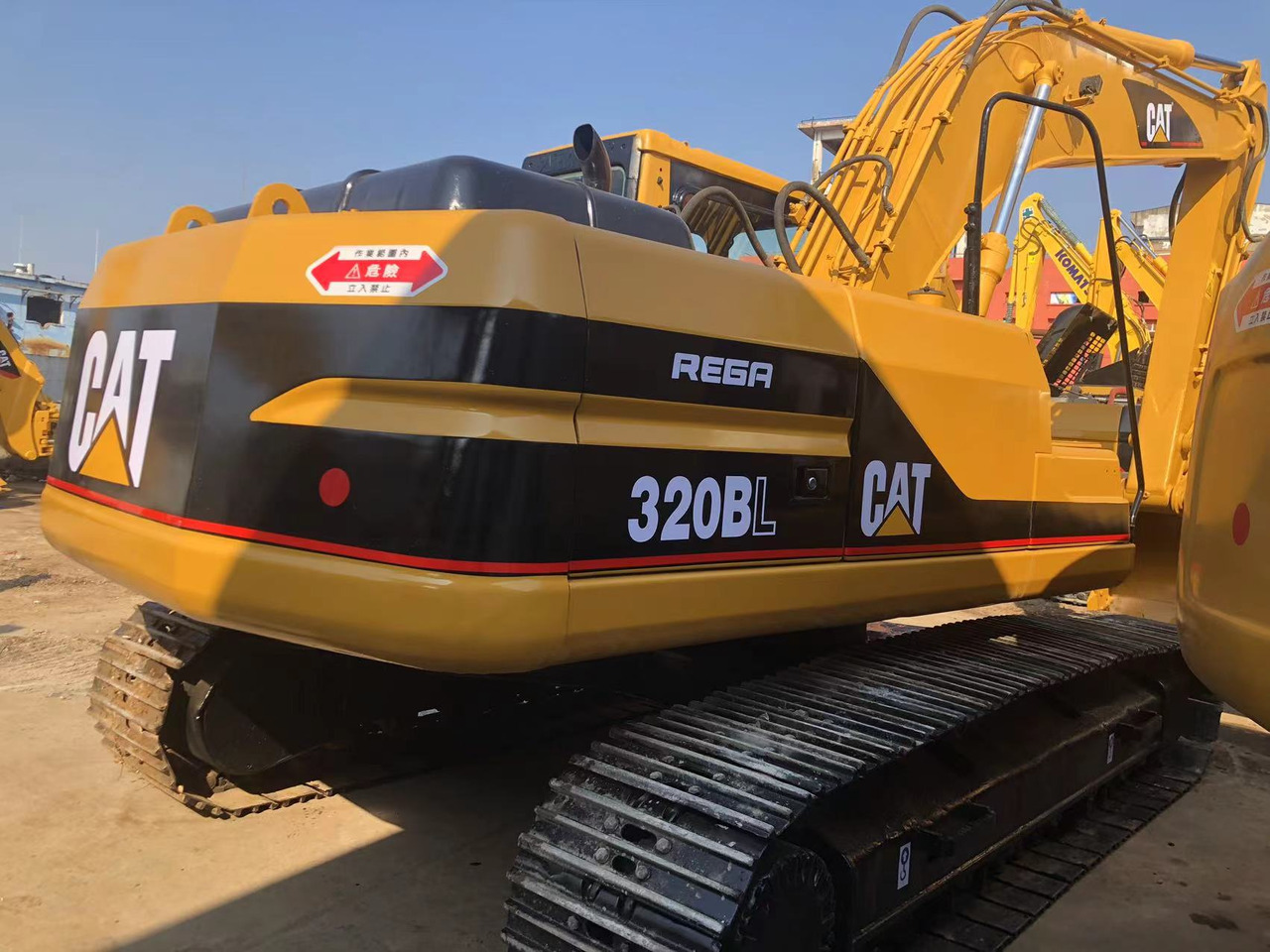 CATERPILLAR 320BL - Pelle sur chenille: photos 3 CATERPILLAR 320BL - Pelle sur chenille: photos 3