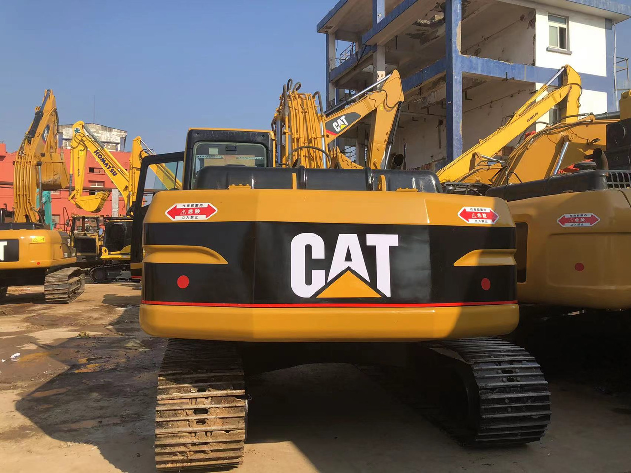 CATERPILLAR 320BL - Pelle sur chenille: photos 2 CATERPILLAR 320BL - Pelle sur chenille: photos 2