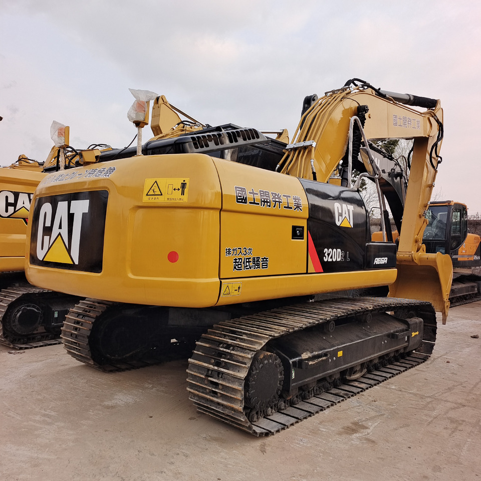 CATERPILLAR 320D CAT 320D2L - Pelle sur chenille: photos 1 CATERPILLAR 320D CAT 320D2L - Pelle sur chenille: photos 1