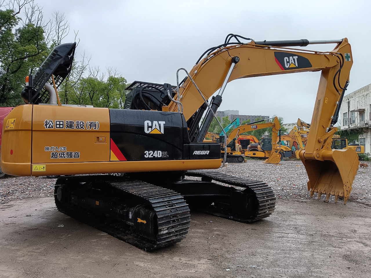 CATERPILLAR 324D2L CAT 324 D 2 L - Pelle sur chenille: photos 3 CATERPILLAR 324D2L CAT 324 D 2 L - Pelle sur chenille: photos 3