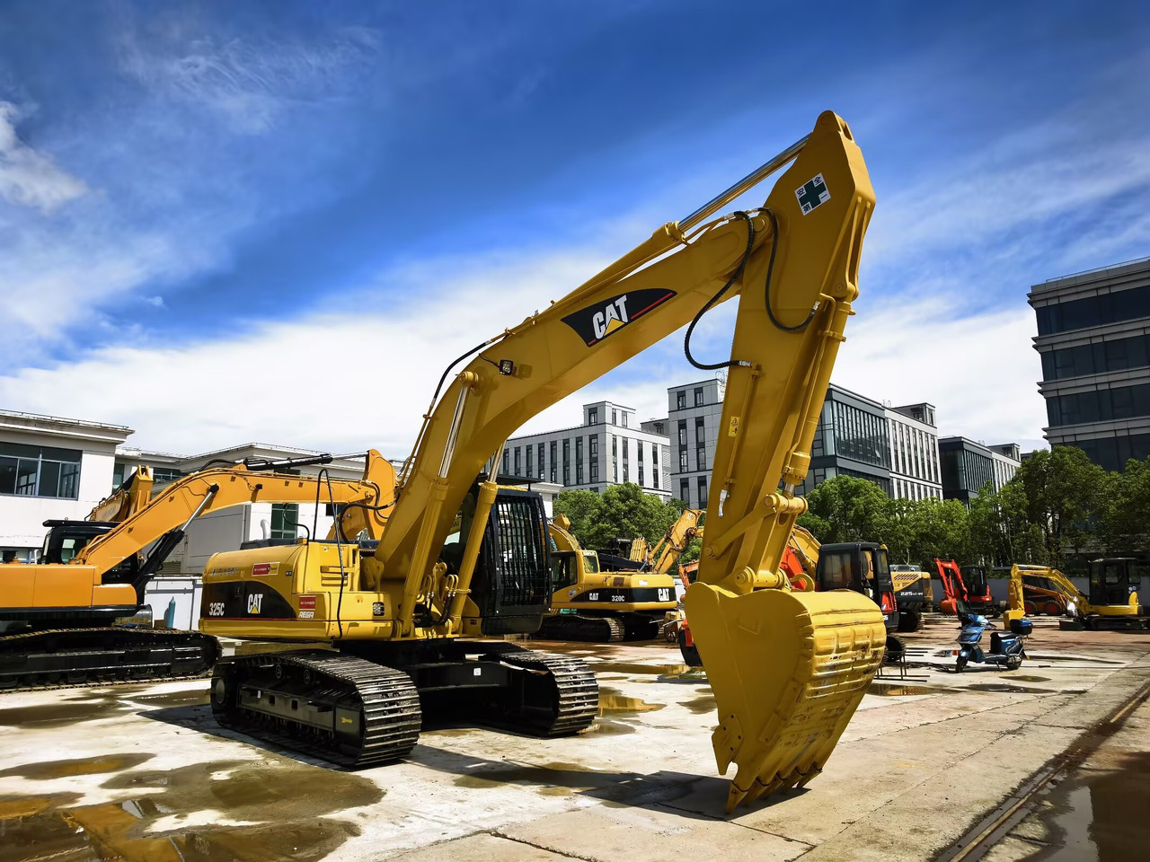 CATERPILLAR 325C - Pelle sur chenille: photos 4 CATERPILLAR 325C - Pelle sur chenille: photos 4