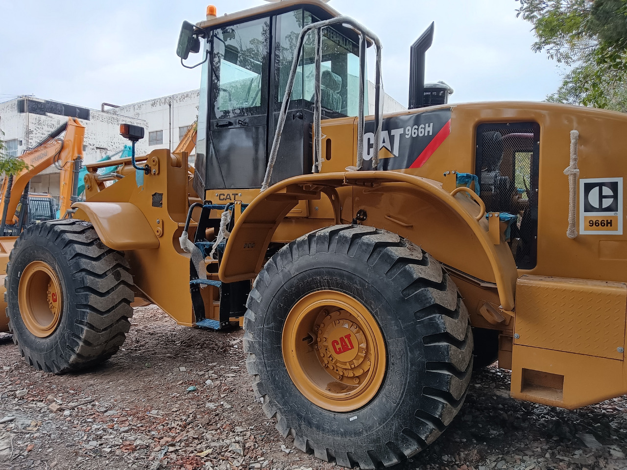 CATERPILLAR 966H CAT - Chargeuse sur pneus: photos 1 CATERPILLAR 966H CAT - Chargeuse sur pneus: photos 1