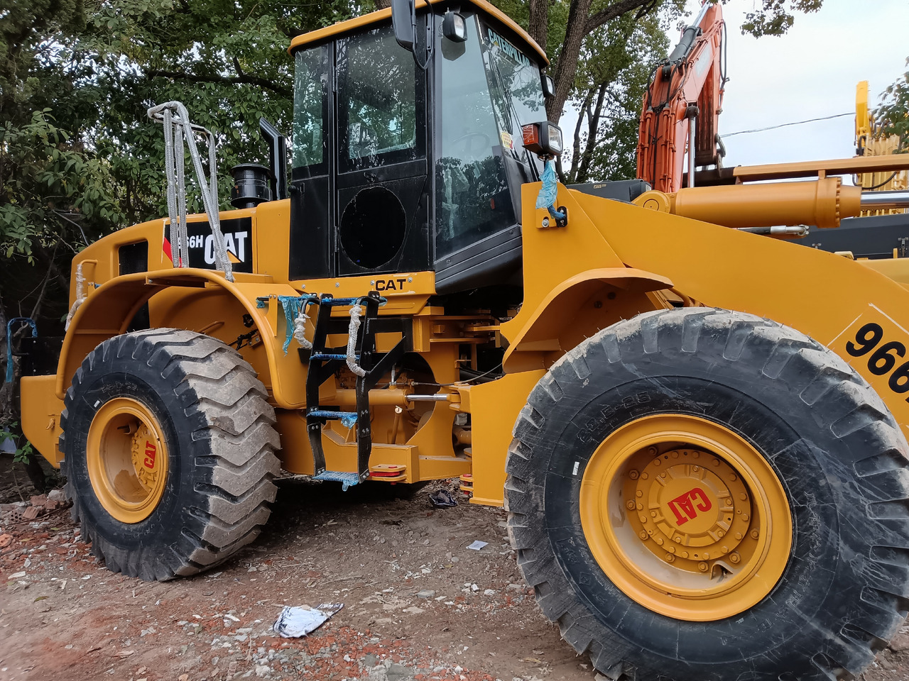 CATERPILLAR 966H CAT - Chargeuse sur pneus: photos 4 CATERPILLAR 966H CAT - Chargeuse sur pneus: photos 4